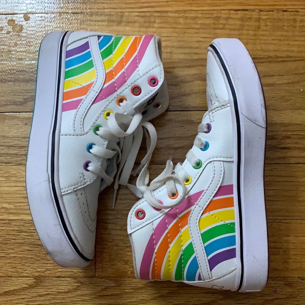 Girls skate vans